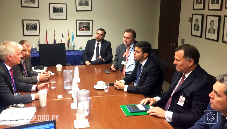 Ministro de Hacienda examinó proyectos con directivos del Citibank en los EE.UU.