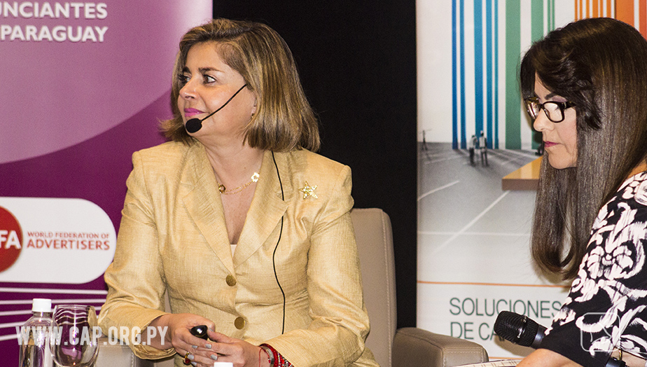 Mónica Flores: “Hay que ejercer el liderazgo desde nuestra femineidad y hay que ganar nuestros espacios desde el ser mujeres”