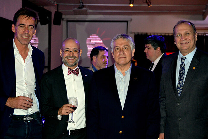 20 años iluminando el camino de las marcas