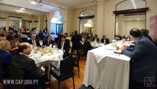 Ciclo de charlas de la CAP con precandidatos a la presidencia de la República