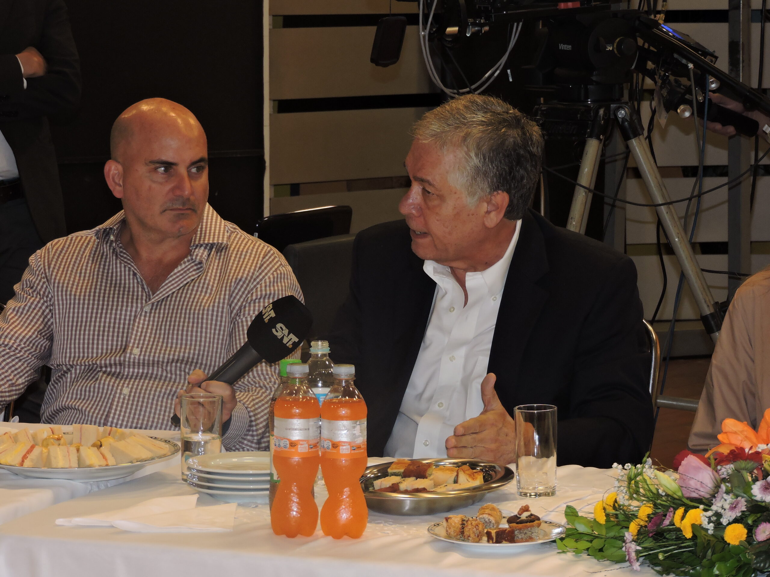 “Vinimos a agradecer la campaña anticontrabando que el canal está realizando con nuestro apoyo”