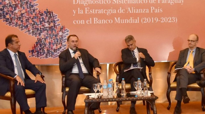 Ineficiencia pública y concentración del poder frenan al país, según BM