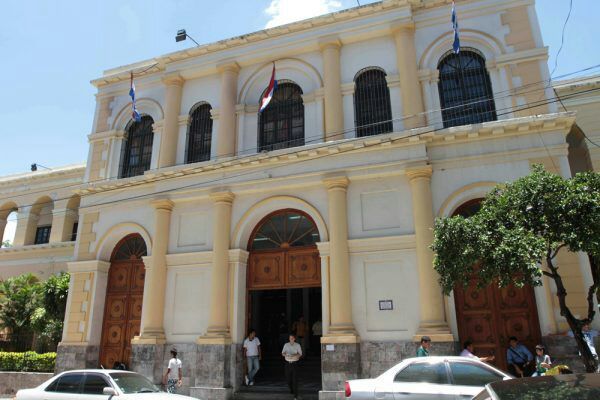 “Hasta con el diablo” contra más impuestos