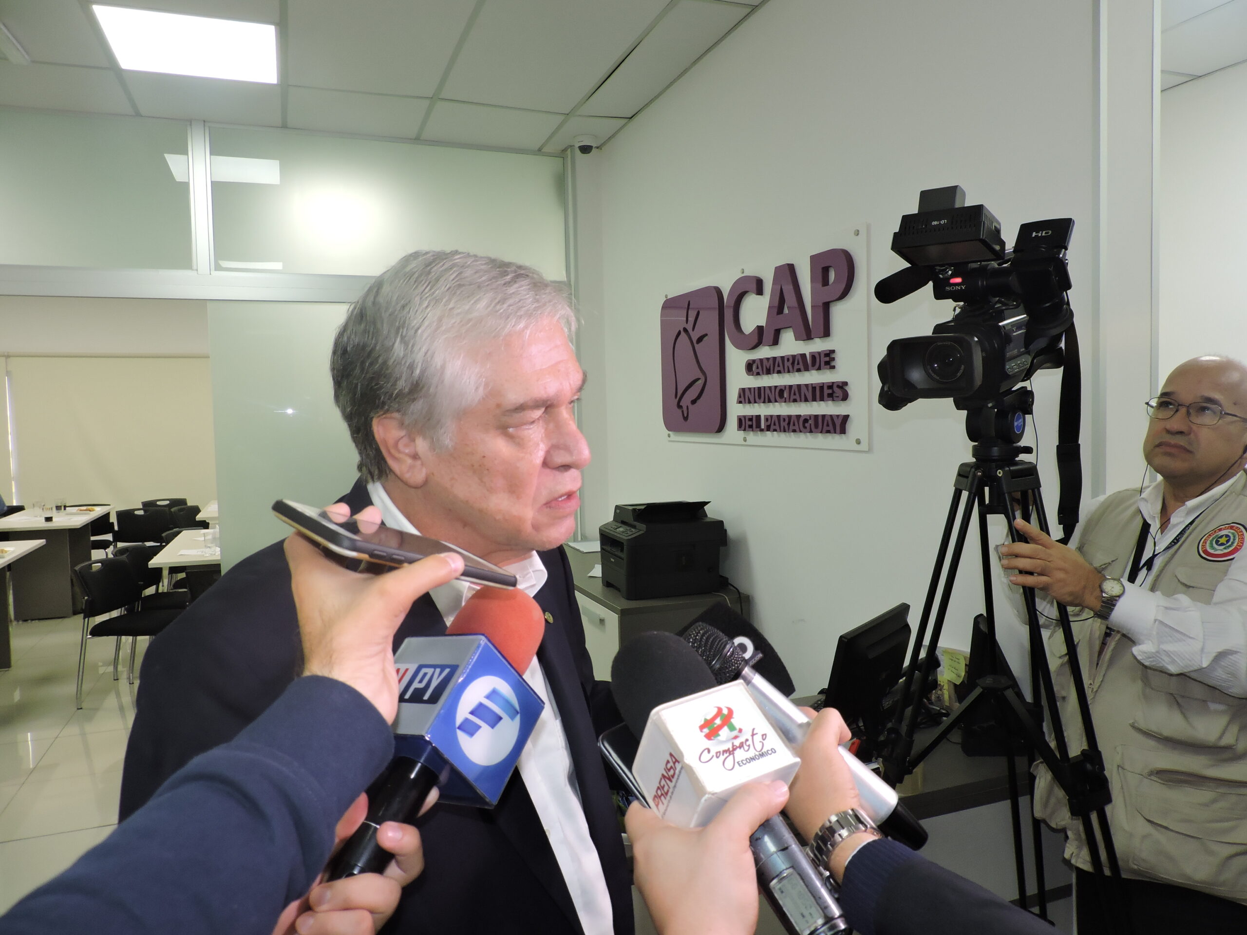 “Hemos recibido a la ministra de Industria y Comercio, cada tanto nos reunimos con ella para ver cómo está la situación”