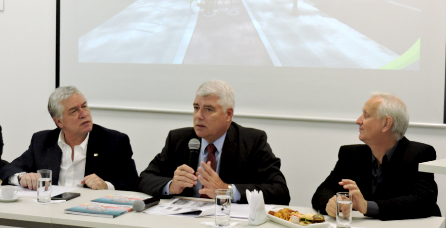 Ministro de Obras en la CAP
