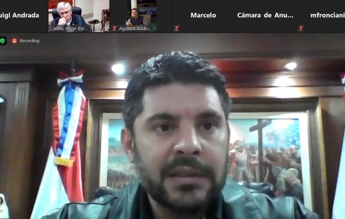 El intendente de Asunción Oscar Rodriguez, se reúne con directiva de la CAP