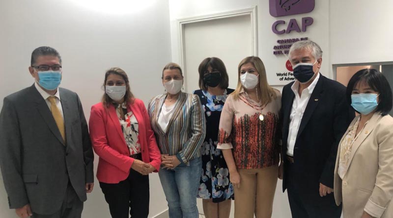 Reunión de directorio con invitados especiales