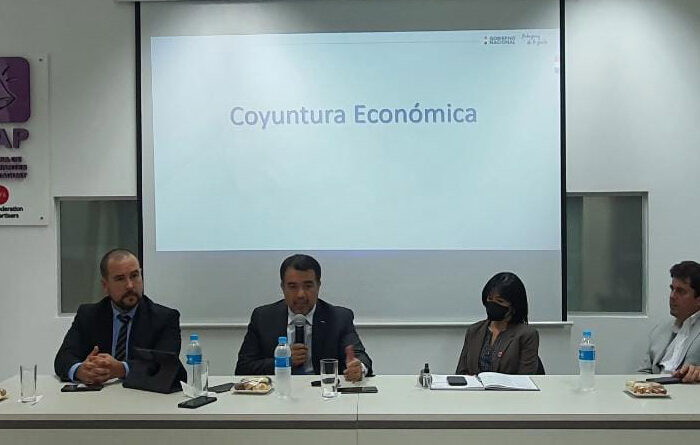 Directivos de la CAP se reúnen con Ministro de Hacienda y Viceministro de Economía
